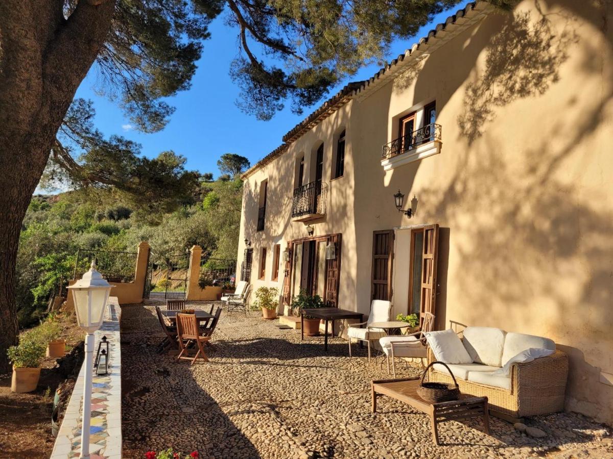 Cortijo El Pino Retreat Bed & Breakfast Albunuelas Exterior photo