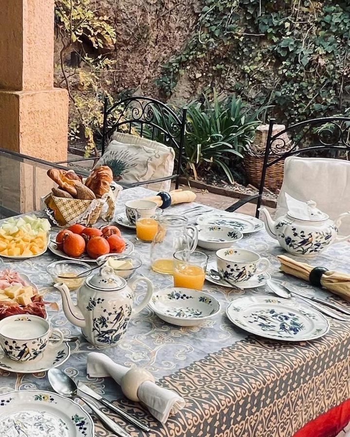 Cortijo El Pino Retreat Bed & Breakfast Albunuelas Exterior photo