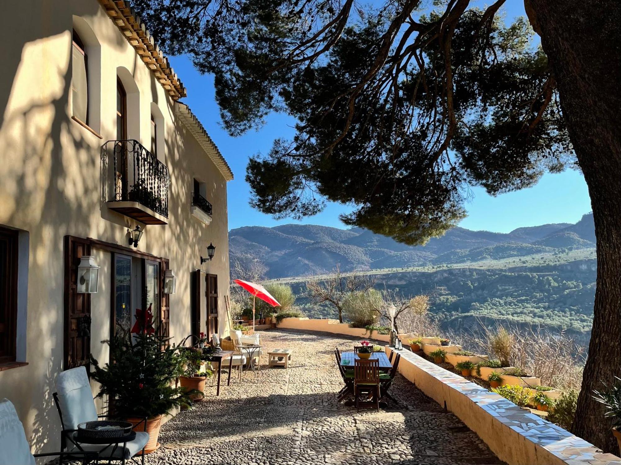 Cortijo El Pino Retreat Bed & Breakfast Albunuelas Exterior photo
