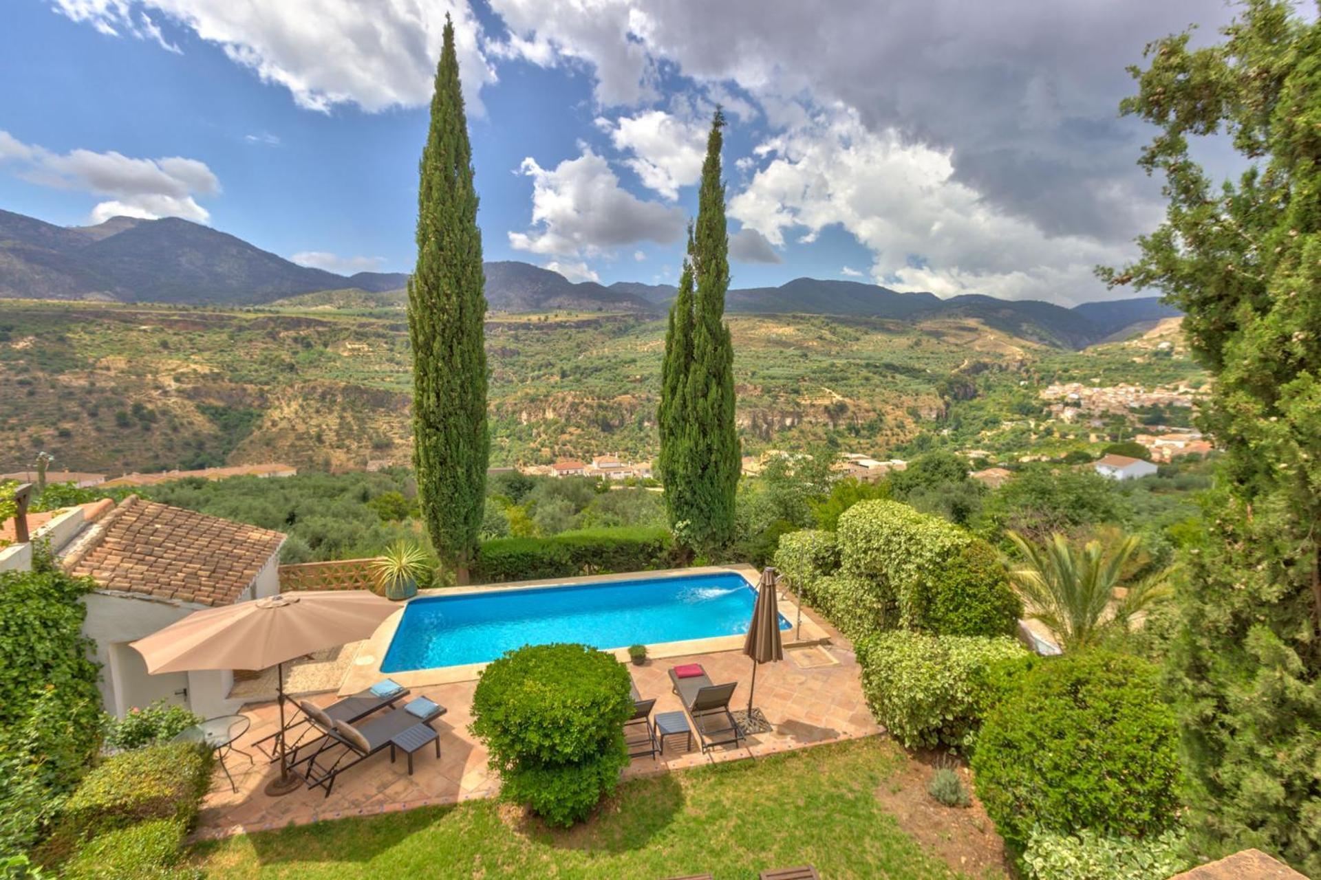 Cortijo El Pino Retreat Bed & Breakfast Albunuelas Exterior photo