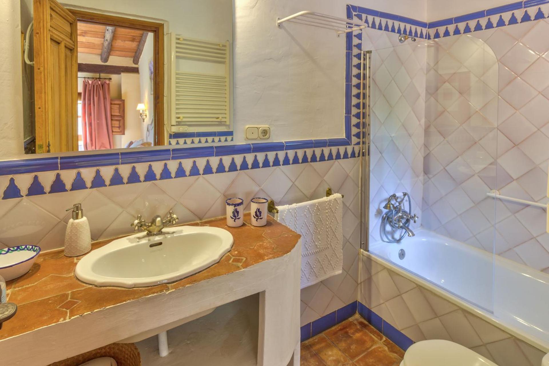 Cortijo El Pino Retreat Bed & Breakfast Albunuelas Exterior photo